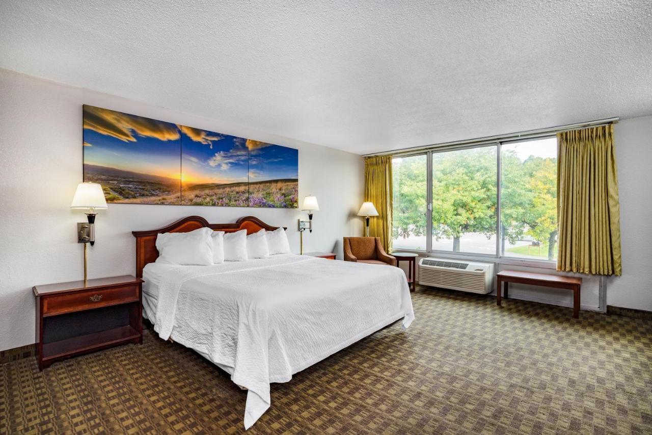 Days Inn By Wyndham Cambridge Extérieur photo