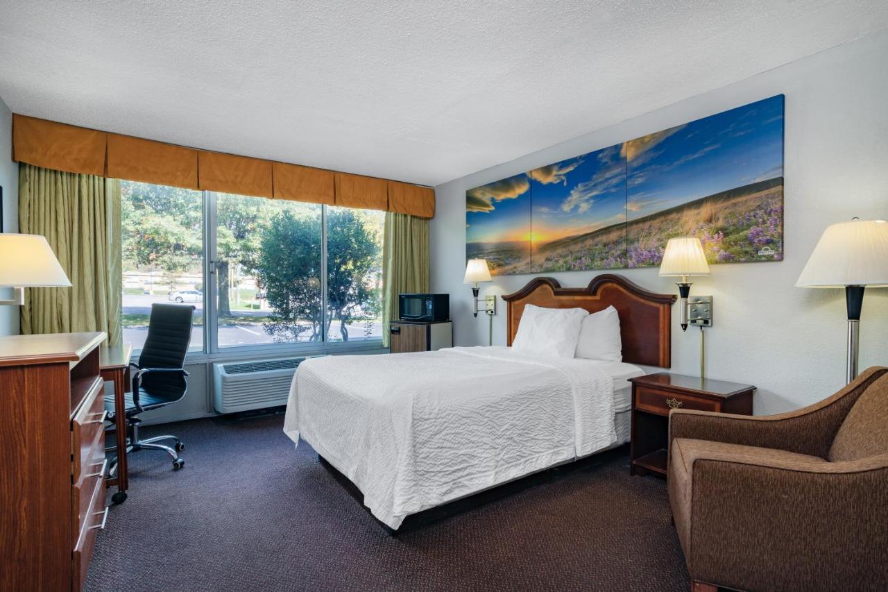 Days Inn By Wyndham Cambridge Extérieur photo