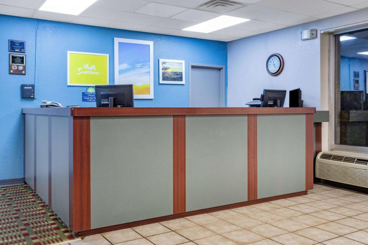 Days Inn By Wyndham Cambridge Extérieur photo